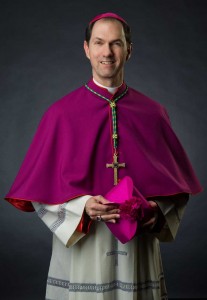 Le laïc John Folda déguisé en évêque de Fargo