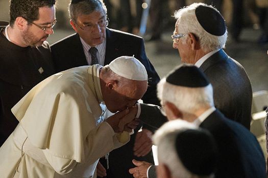 Bergoglio fait allégeance aux Rabbi